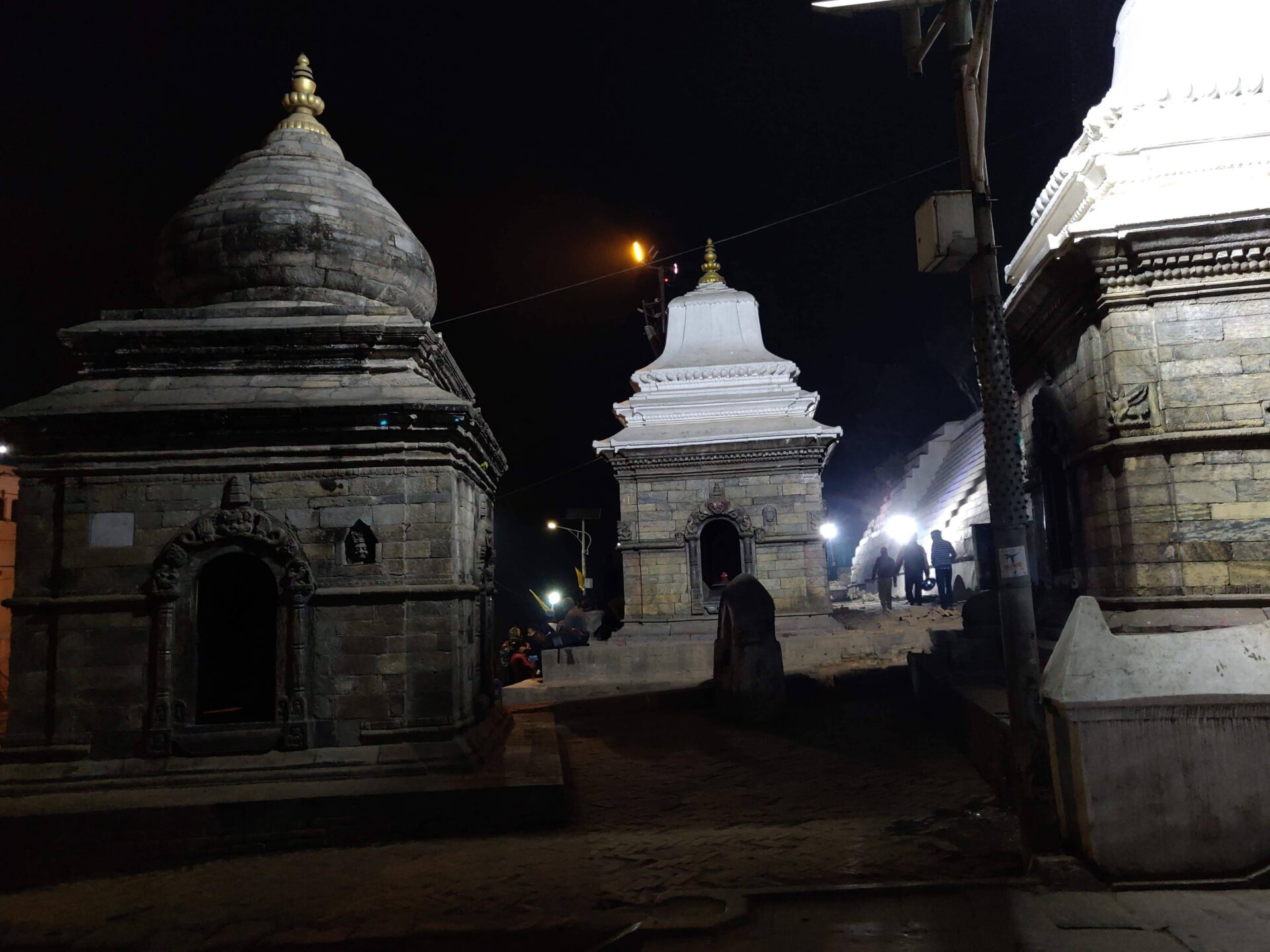 small temples around pashupatinath temple